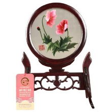 金彩霞双面绣花卉摆件 传承湘绣精髓的特色礼品之选